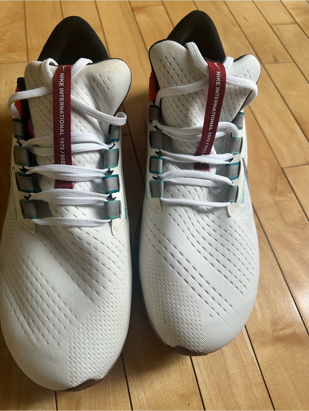 Nike Men’s White Sneakers with Teal and Maroon Accents